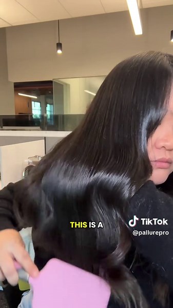 Everything you need to achieve the silkiest, glass hair is in our Gloss and Glow Set! ✨ It includes our 2-step Intense Bond Shampoo and Water: a bond building treatment that’ll revive extremely damaged hair in under a minute, plus our Glow Up Oil Mist: a hair and skin oil inspired by K-beauty to deliver a healthy and natural-looking glow. ✨ #pallure #glossyhair #hairgloss #glasshair