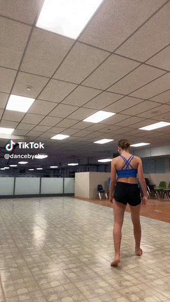 first vid!!!💙 -sorry ab the cutoff lol i forgot to do 60sec- #fyp #foryou #dance #dancer #dancetok #turns #viral #xyzbca