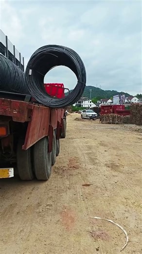 The unloading process of steel bar coils
