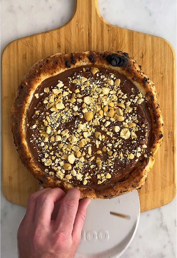 Delicious Nutella Pizza Recipe for Dessert Lovers