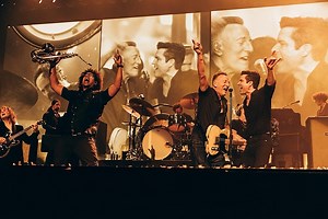 Watch The Killers bring out Bruce Springsteen for 3 songs at Madison Square Garden