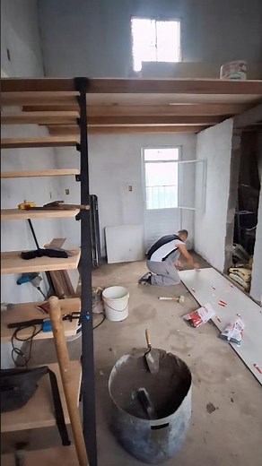 Kitnet loft com mezanino em fase de acabamento #kitnet #obra #construcao #pedreiro
