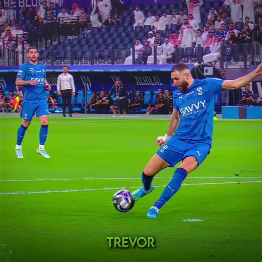 Benzema or Ronaldo??? who is better ? 🤷🏻🐐🐐 #cristiano #benzema #ronaldo #football #shorts