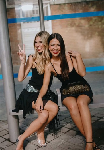pubIi. Volver a las 7am de fiesta y perfecta solo me pasa si Setting Spray es el ultimo paso de mi maquillaje @L'Oréal Paris ES @L’Oréal Paris #LorealParisMakeup