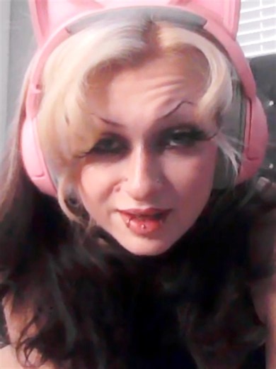She tries as hard as she can to keep her eyes open but she can't resist the pull of my voice. #hypnosis #hypnotized #hypnotic #hypno #hypnotizedgirl