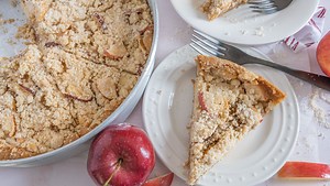 Easy Apple Dessert Pizza Recipe - Mashed