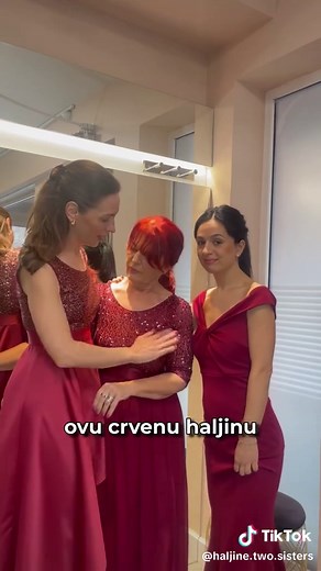 Svečane haljine za žene u srednjim godinama