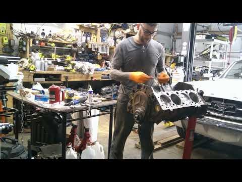 Small Block Chevy 350 Build Pt. 8 | Installing Camshaft and timing components