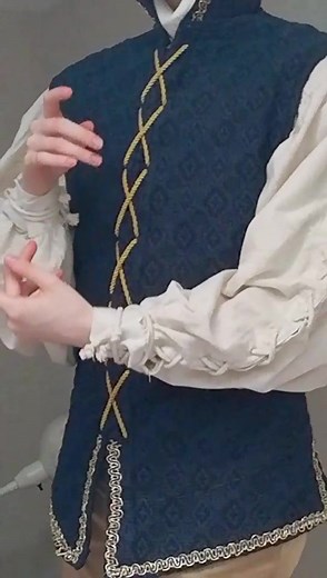 DIY Medieval Prince Costume | Historical Fashion Trends