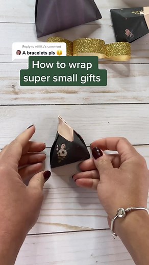 How to Wrap Small Gifts: Creative Ideas for Small Presents