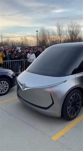 Van Perfectly Parallel Parks Itself