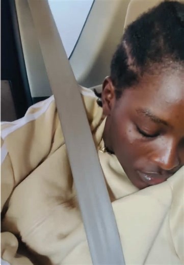 nilijaribu kufunga, ikawa ngumu 😂😂😂 alafu nilikua nimesau pochi hostel. mda Wakulipa sasa ikabidi nikope boom advance kupitia sim banking Kweli benki ki mpango wako ilaa leoo bila @crdbbankplc sijui ingekuaje #benkikimpangowakochallenge #hii_its_teresa #dayinmylife #university #vlog