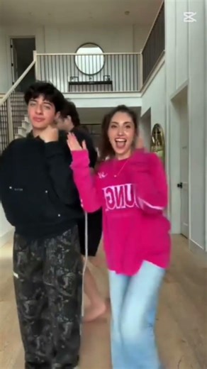 ‪@AnazalaFamily‬ dancing in the new house ❤️❤️❤️