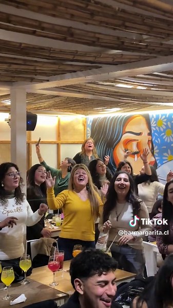 Brinda por el amor en el Bar Margarita