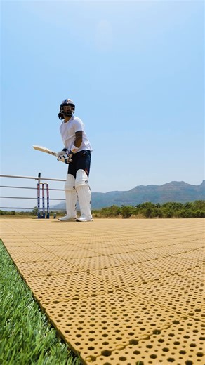 8 balls, 500 meters... can it be done? 🎯 🏏: KL Rahul 📍: Red Bull India | Red Bull