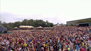 2.3M views · 7.8K shares | Energy 52's trance classic 'Café Del Mar (Tale Of Us Remix)' played at the Symphony of Unity at Tomorrowland 2019 ❤️ | DJ Mag | Facebook