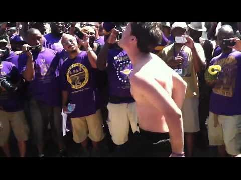 White Que from Omega Psi Phi Centennial Sets it OWT