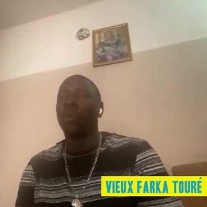 Sambadio is a Fula song in praise of farmers. This acoustic version has a beautifully loose campfire feel powered by the insistent ngoni plucking of maestros Bassekou Kouyaté and Mama Sissoko. | Ali Farka Touré