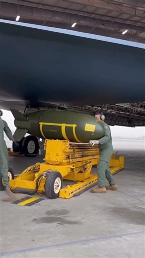 When Loading Goes Wrong Ground Crew Faces a Scary Malfunction!