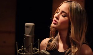 “Hola desde el más allá”: la versión en español de “Hello”