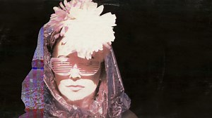 In 'Aiuto!', Ombretta Colli aveva previsto tutta la paranoia della trap di oggi