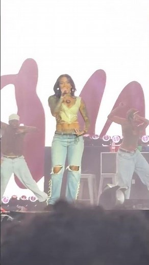 Kehlani Folded Performance Roots Picnic