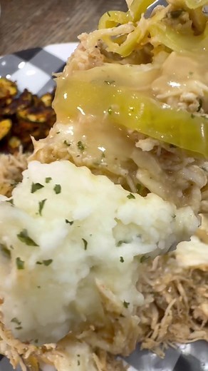 Easy Crockpot Mississippi Chicken Recipe