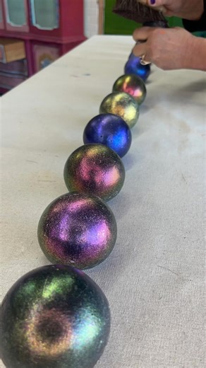 Crea bolas brillantes con Tanglewood Sue-per Sparklers