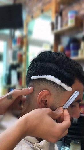 Expert Barber Creates Precision Haircut Design Techniques