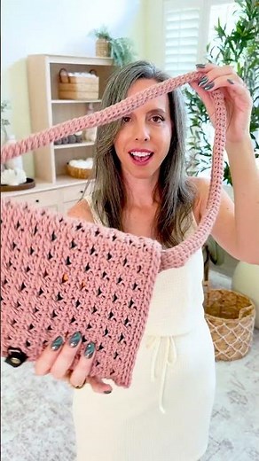 Hot girls read books, and now you can carry yours anywhere with zero side eye. Crochet Pattern.