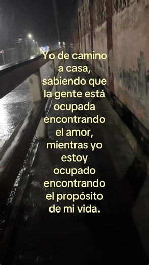Yo de camino a casa: refrán relatable sobre propósito