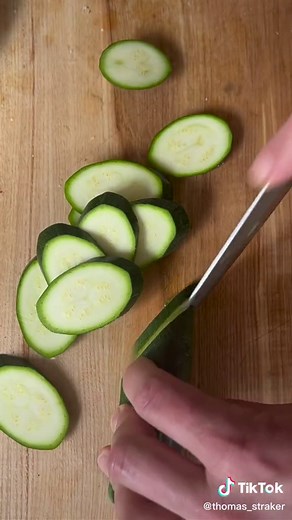 Delicious Courgette Chips with Tahini Yogurt Recipe