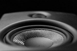 110 Songs With Good Bass: Turn Those Speakers Up