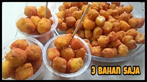 DISUKAI ANAK-ANAK | CEMILAN 2000AN MODAL MINIM UNTUNG BANYAK POM POM TAHU Bahan-bahan - 5 tahu putih Rp. 5000 - 100gr tepung panir/tepung roti Rp. 2500 - 3bumbu tabur rasa apa aja (balado, keju, jagung bakar dll) secukup nya Bahan pencelup: 5 sdm terigu garam secukupnya merica bubuk secukupnya kaldu bubuk secukupnya air secukupnya NB: - goreng dengan Minyak Panas sampai betul2 kering kecoklatan jangan lupa tes rasa setelah mencampur bahan pencelup nya.... | Aneka Resep Kue dan Masakan