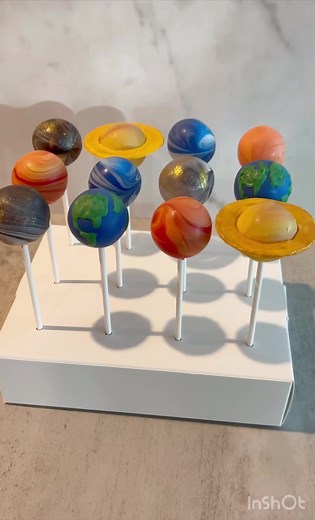 Planet Cake Pops: A Sweet Solar System Delight