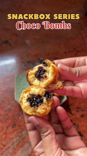 Amala Rani | Home cook | Baking | Lunch box recipes on Instagram: "SNACKBOX SERIES | CHOCO BOMBS | INGREDIENTS | Egg -1 Sugar -2tbsp Salt -pinch Melted butter -2tbsp Milk -3/4cup Maida /wheatflour/ ragi flour / -1cup Baking said -1/2tsp Vanilla extract -1/2tsp Choco chips -1tbsp Hazel nuts - 1tbsp #pancake #chocobombs #waffle #samayalwithamala #recipes"