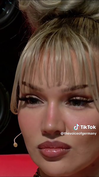Blümchen Performs 'Meine Soldaten' on The Voice of Germany