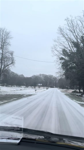 2026 ice storm in NC looks like a ghost town #ice #winter #snow ‪@RyanHallYall‬
