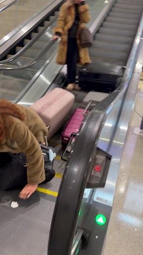 I would like to personally thank Olivia for dropping her sootcase above me and I’d like to thank my 0 brain cells (at 3am in airport) for telling me to get on escalator to save the day! Everyone you watch this, choose a different object or person to watch . So much is happening