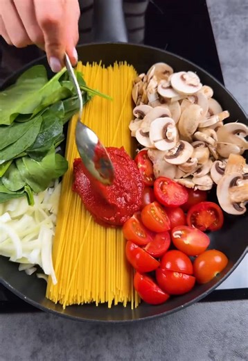 Creamy Mushroom & Tomato Spaghetti Recipe