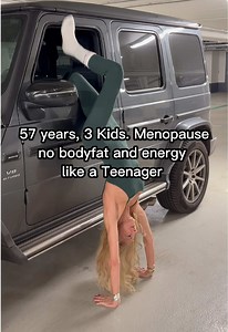 57 and staying slim in menopause is no longer about eating less. It’s about understanding your hormones, your metabolism and your inflammation levels. Here are 8 science-backed things that truly make a difference in midlife: 1️⃣ Lift weights Muscle is your metabolic currency now. The more muscle you preserve, the better your body burns energy especially during menopause. This was a gamechanger for me! 2️⃣ Protein becomes essential Most women over 50 eat far too little protein.Protein helps prese