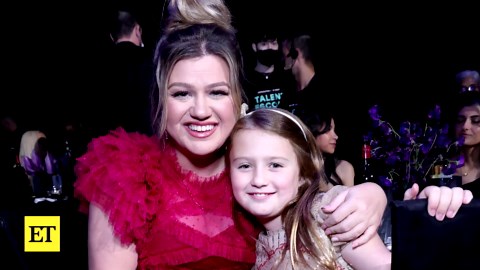 Kelly Clarkson and Daughter River Rose Perform Surprise 'Heartbeat Song' Duet