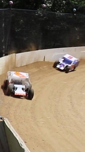 #rc #rcracing #mudboss #traxxas #ovalracing #foryou Racing RC cars in the mudboss class at Kipp's I-81 RC Speedway