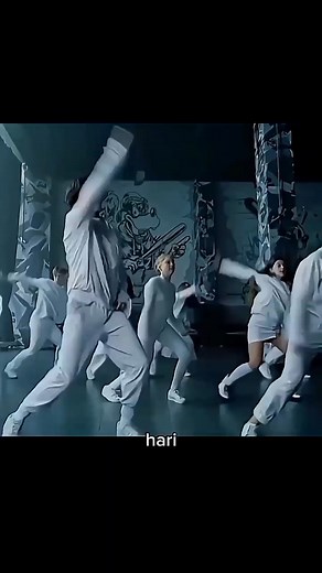 1.7M views · 10K reactions | #film #movie #filmterbaru #videoshorts #ringkasanfilm #reviewfilm #alurceritafilm #fyp #viral #imdb #reels #fbpro Video ini menampilkan cuplikan film yang disertai narasi & komentar untuk memberikan ringkasan yang singkat dan jelas. Konten tersebut digunakan berdasarkan pedoman penggunaan wajar (Fair Use) untuk tujuan hiburan dan edukasi. | Erwin Maholltaa | Facebook