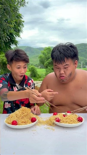 Cuộc Chiến Mì Gói Vui Nhộn 🍜🤣