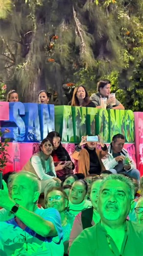 51 reactions · 4 comments | ✨ Recordando la noche mágica que vivimos en San Antonio Tlayacapan… Gracias a los mariachis participantes por su talento, al público por su entusiasmo y, especialmente, a las @fiestasdeoctubre por llevar hasta Chapala un escenario espectacular con su Trailer Concert.  #AlCalorDelMariachi #FiestasDeOctubre #Chapala #MariachiEsMéxico #TrailerConcert | Al Calor Del Mariachi | Facebook