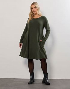Yours Clothing Soft touch pocket dress in green | ASOS