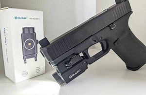 OLIGHT Baldr S: Flashlight Review - Is The Laser & Light Combo Worth It?