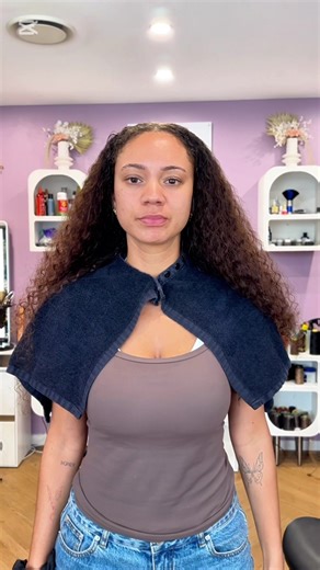 Curly extensions that actually blend with textured hair 😍🔥 250g of Brazilian curly hair extensions installed using our traditional sew-in method for maximum volume, length, and the most seamless blend. No glue. No tapes. Just technique. If your stylist said curly extensions can’t blend… this is your sign to come see me 😉 #c#curlyhairextensionsc#curlyhairtransformationb#brazilianhairs#sewinextensions #capcut