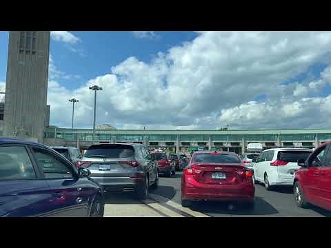 Driving Across the USA Canada Border via the Rainbow Bridge & Exploring Niagara Falls